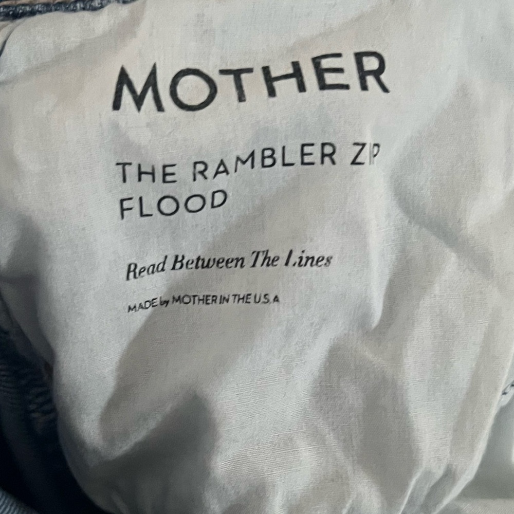 MOTHER The Rambler Zip Flood Straight-Leg Jeans- color Read Between the Lines - Picture 9 of 9